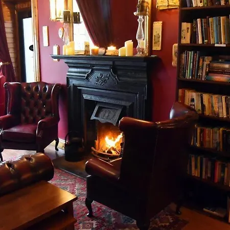 The Old Bank Family Town House 4*