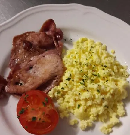 Гостевой дом The Old Bank Family Town House Bruff