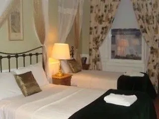 Affittacamere The Old Bank Family Town House Bruff