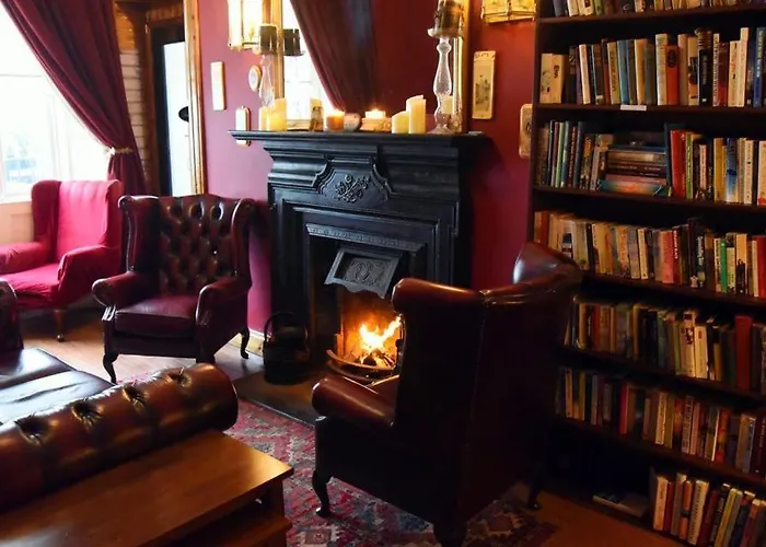 The Old Bank Family Town House 4*