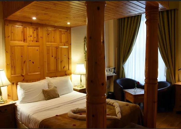 The Old Bank Family Town House Vendégház 4*